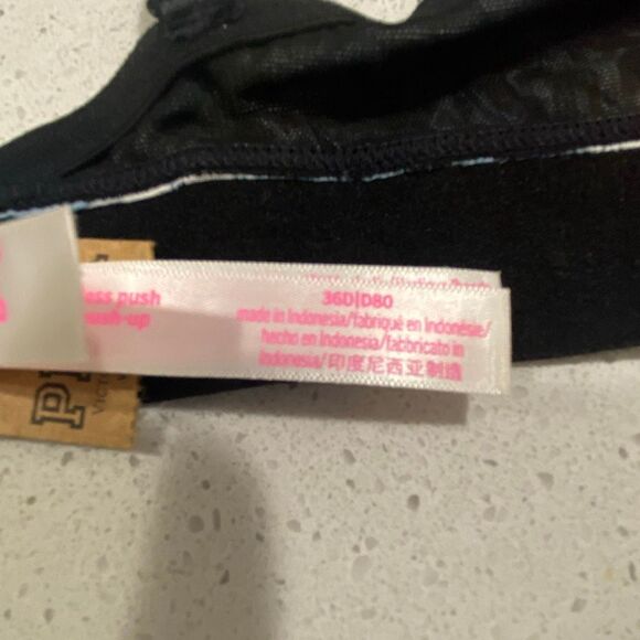 Victoria’s Secret wear everywhere wireless push-up bra, size 36D - Picture 6 of 8